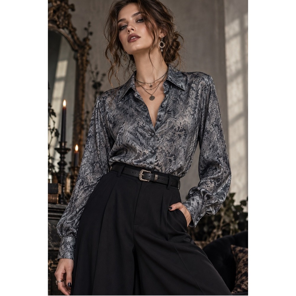 Tess Grey Snakeskin Print Button Front Blouse Long Sleeve Metallic Sheen Large